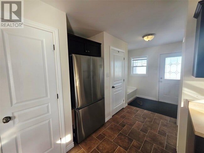 Photo - 980 Tamarack Dr