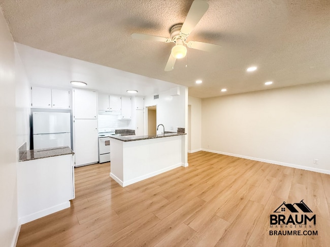 Photo - 5252 Hermitage Ave Unit 5