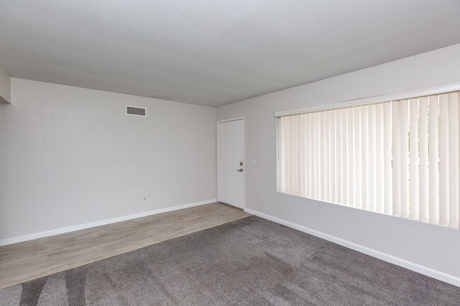 Photo - 3 Bedroom Home in Mira Mesa