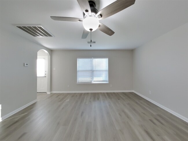 Building Photo - 32608 Decker Creek Dr