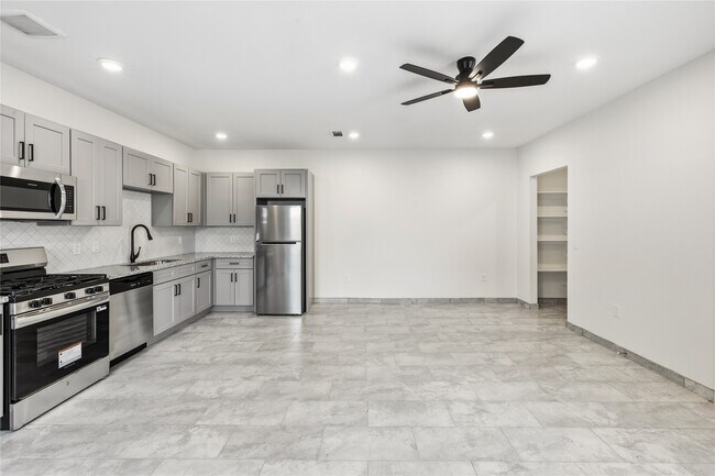 Photo - 6138 Brookfield Dr Unit A