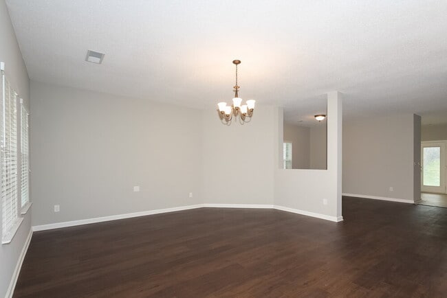 Photo - 1604 Thornwick Trace