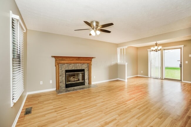 Photo - 1104 Mullens Ct