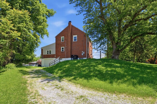 Photo - 624 Elm Dr