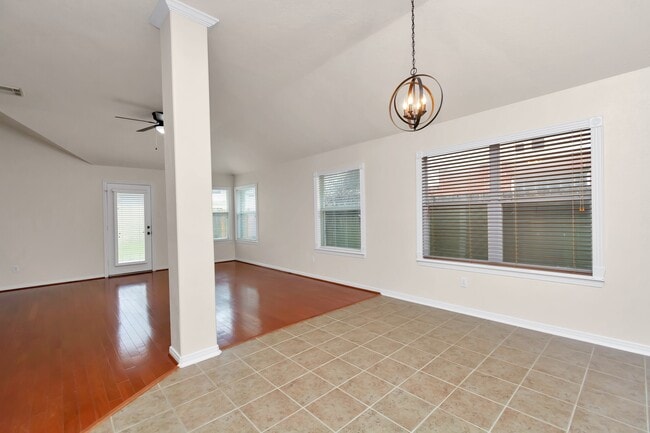 Photo - 16510 Bluff Springs Dr