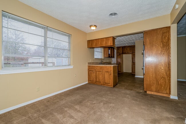 Photo - 206 Valencia Dr