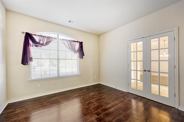 1012 Surrey Dr