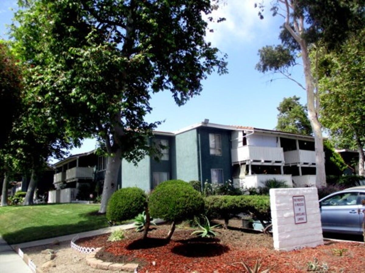 3 BEDROOM PEPPERTREE CONDO IN VENTURA - 3 BEDROOM PEPPERTREE CONDO IN VENTURA Unit 113