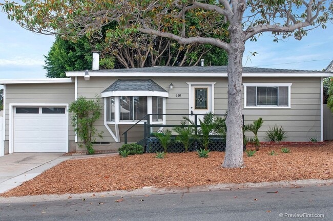 Photo - Super Cute Beach Cottage on an Oversized O...