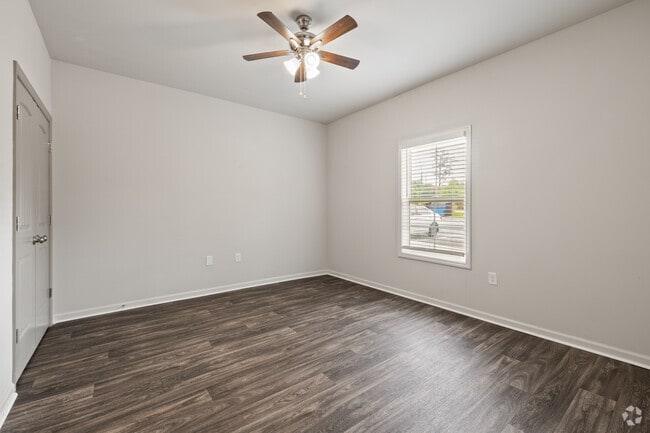 2BR, 2BA - 900SF - Bedroom 2