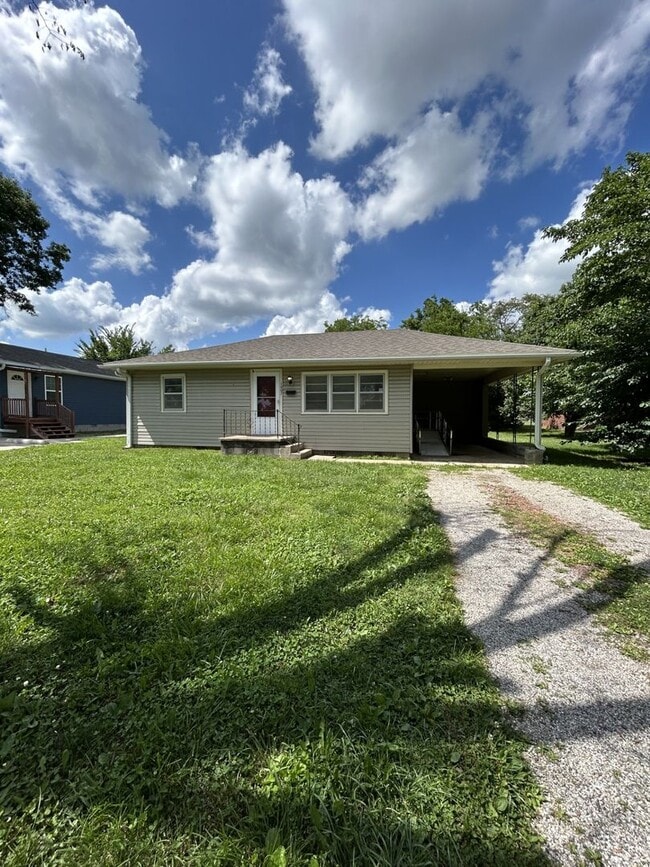 Building Photo - Very Nice 2Br/1Ba House