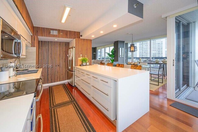 Photo - 3600 Mystic Pointe Dr Unit 718