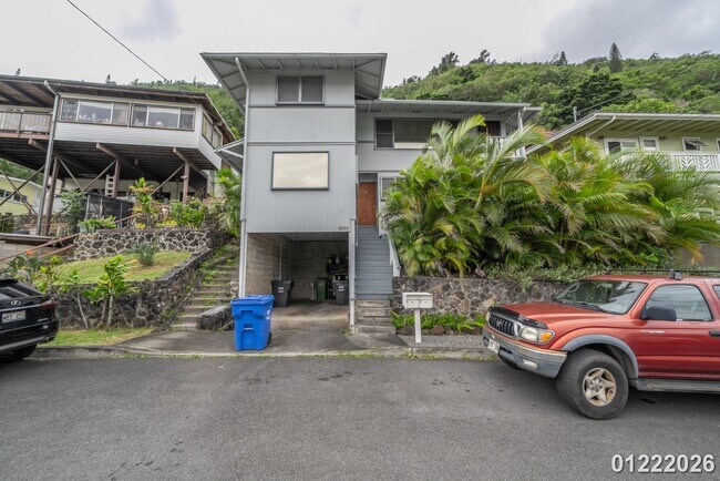 Photo - $3,300 / 3br - 3BED 1BATH DUPLEX IN MANOA (Honolulu)