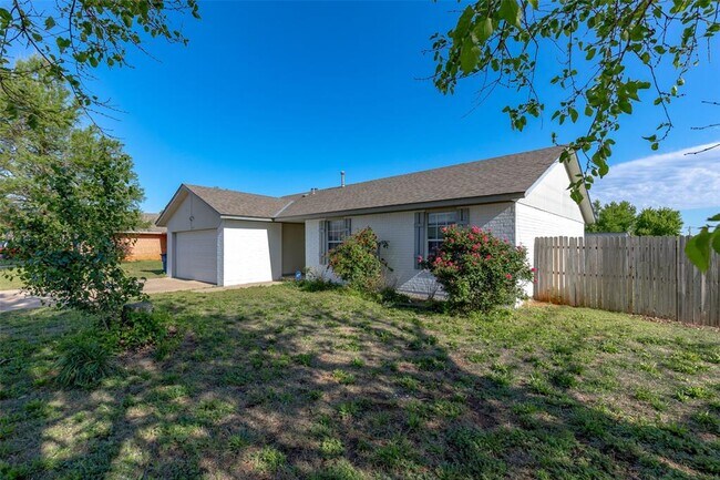 Photo - 907 W Tesio Way