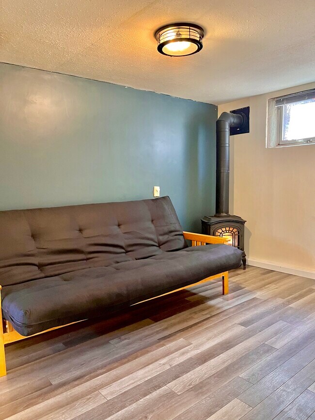 Living room - 1620 Fairview Ave Unit 2