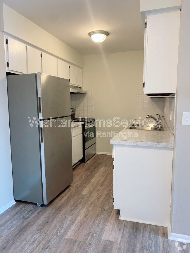 Building Photo - 218 Charleston Blvd Unit 1 Rental