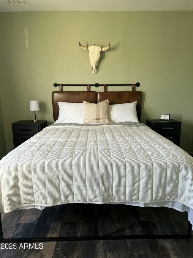 Photo - 1934 E Mitchell Dr