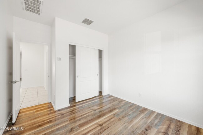 Photo - 2814 W Apollo Rd