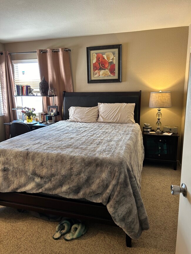 Building Photo - 1317 Olvera way Unit Q