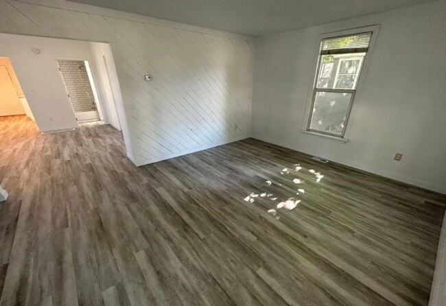 Photo - 314 E Ermina Ave