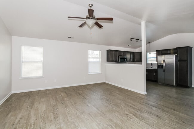 Photo - 2204 Walcot Way