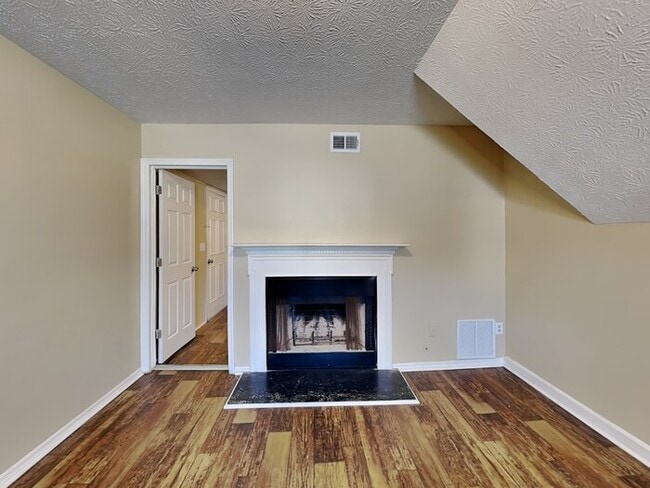 Photo - 6365 Peppermill Ln