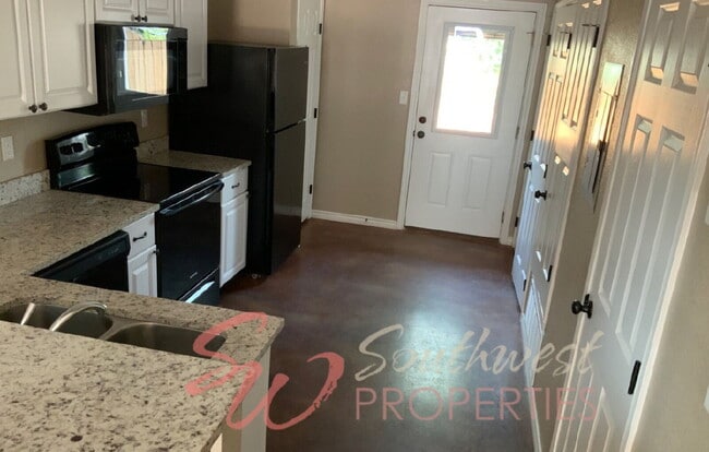 Photo - Stylish 2 Bedroom Townhouse | End Unit! | Walk to Campus Unidad 101