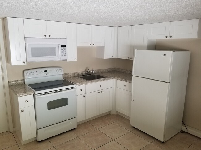 Photo - 911 W Portage St