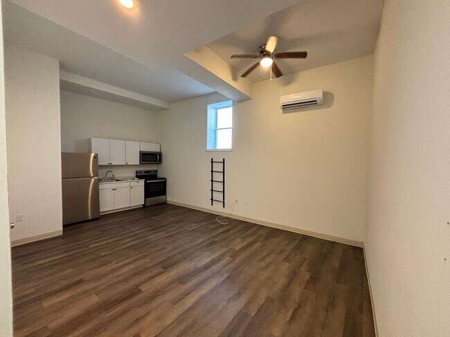 Photo - 641 Washington St Unidad d