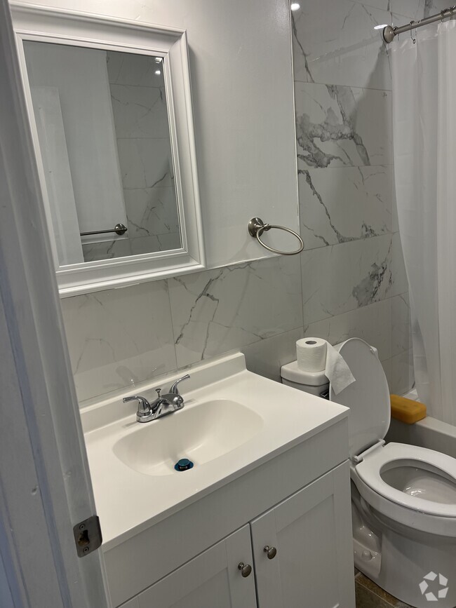 Building Photo - 300 Huntingdon Pike Unit 2B Rental