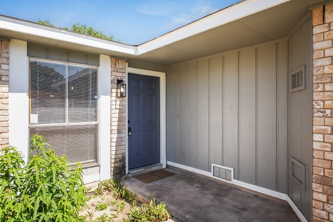 Photo - 5522 Lochmoor