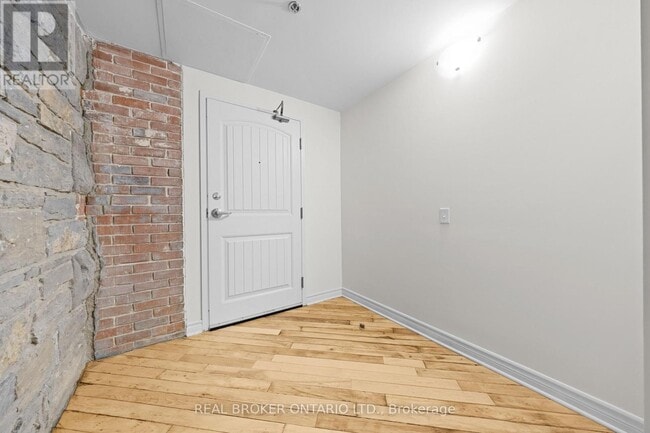 Photo - 150 Mill St Unité 310