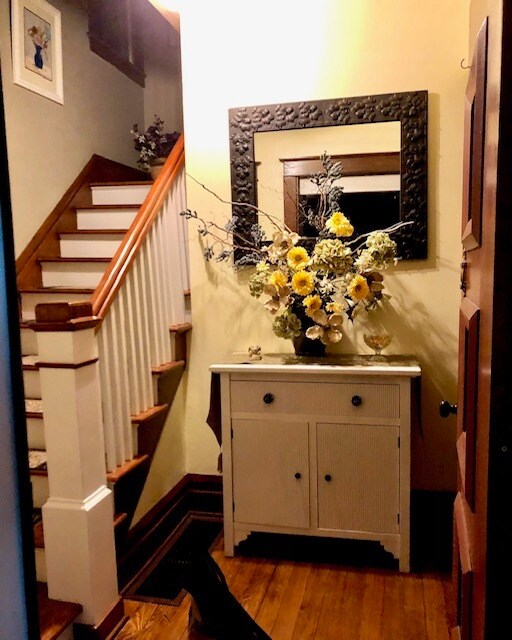 Photo - 305 Oak St