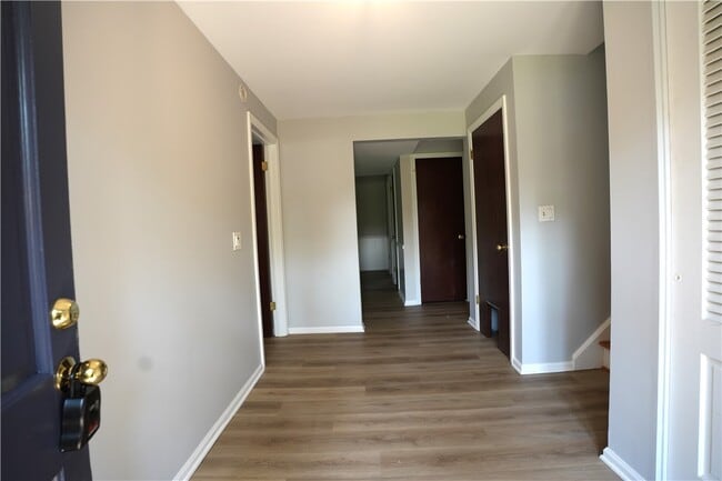 Photo - 28 Candlewood Dr