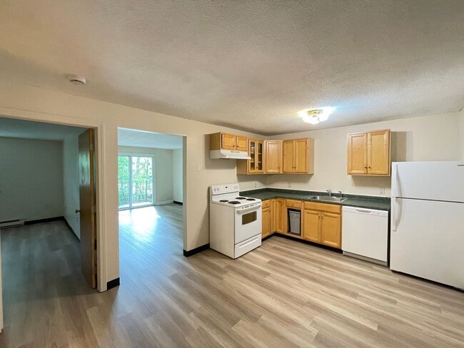 Building Photo - 185 Loudon Rd Unit Apt 12