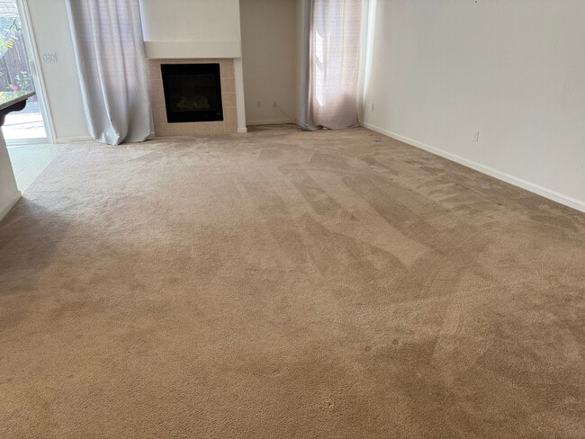 Photo - 1168 Fernwood Way