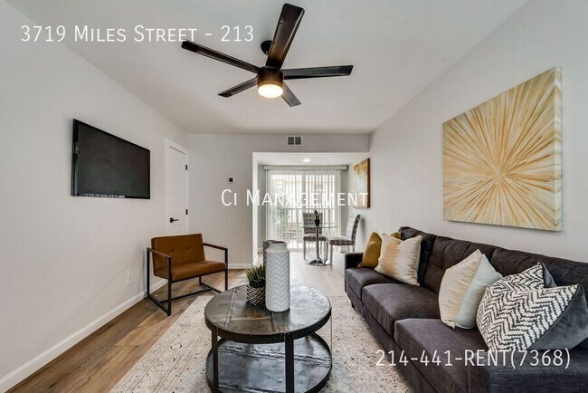 Photo - 3719 Miles St Unit 213