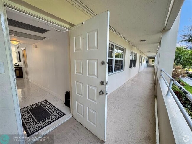 Building Photo - 535 Oaks Dr Unit 209 Rental