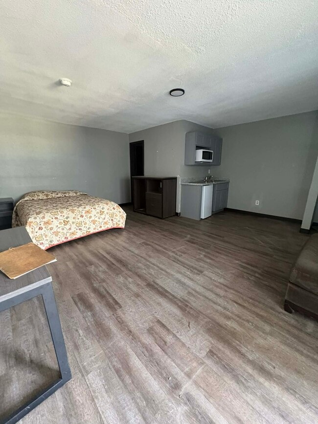 Building Photo - 711 Pasadena Fwy Unit 111