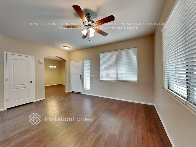 Photo - 10410 W Illini St