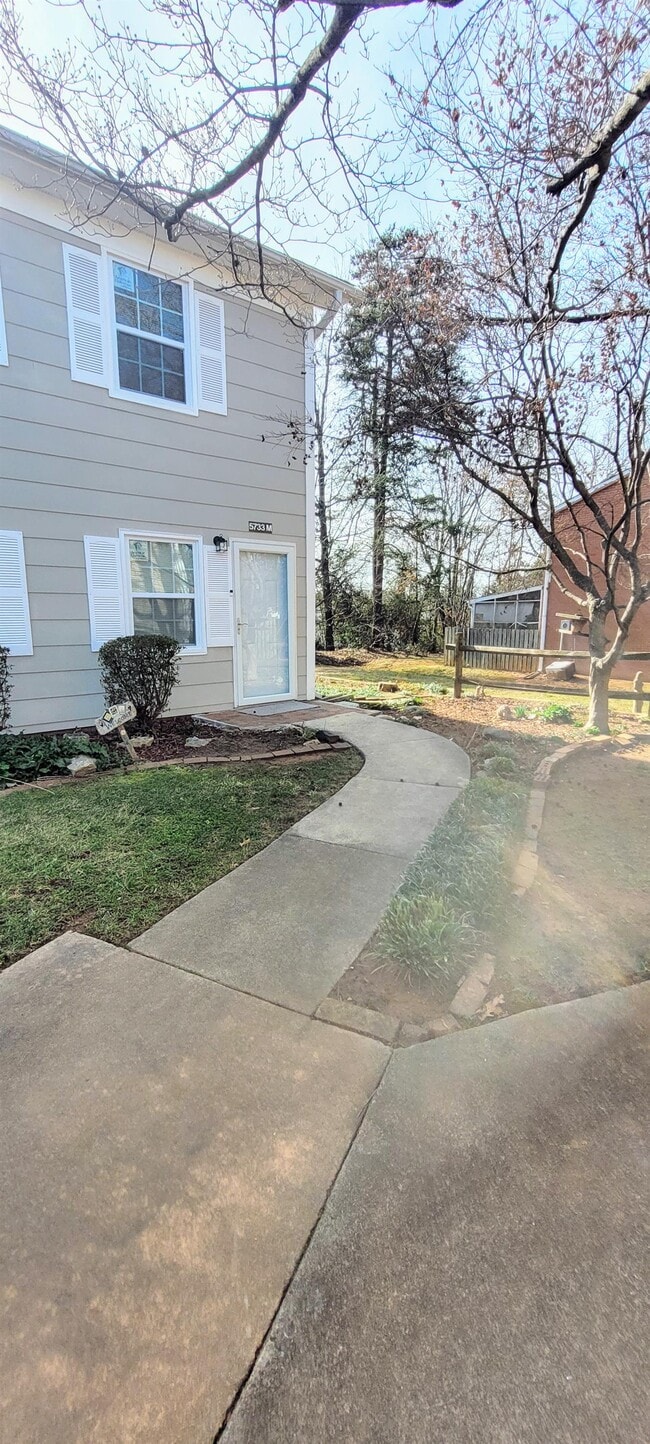 Photo - 5733 Bramblegate Rd