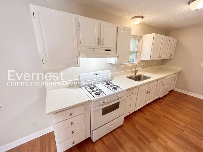 Photo - 2771 Skyland Dr NE