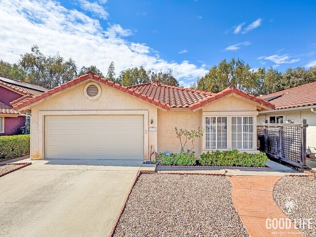 Building Photo - Cozy Escondido 3BR/2BA with A/C, large bac... Rental