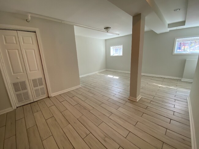 Photo - 220 Ascot Pl NE