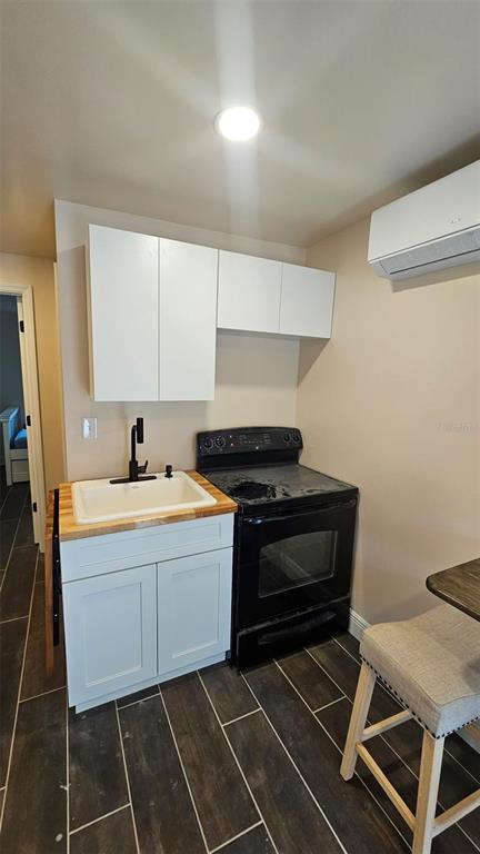 Photo - 1413 Warren Ave