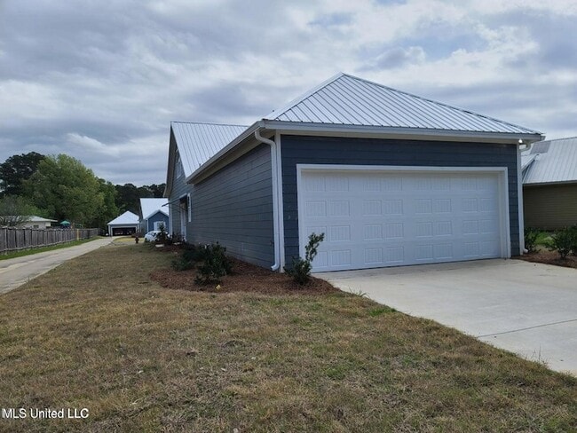 Photo - 317 Hamilton Ct