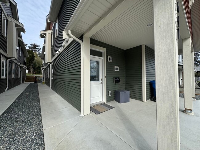 Photo - 641 Lambert Ave Unit 8