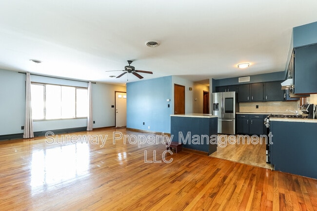 Photo - 486 Mercer St