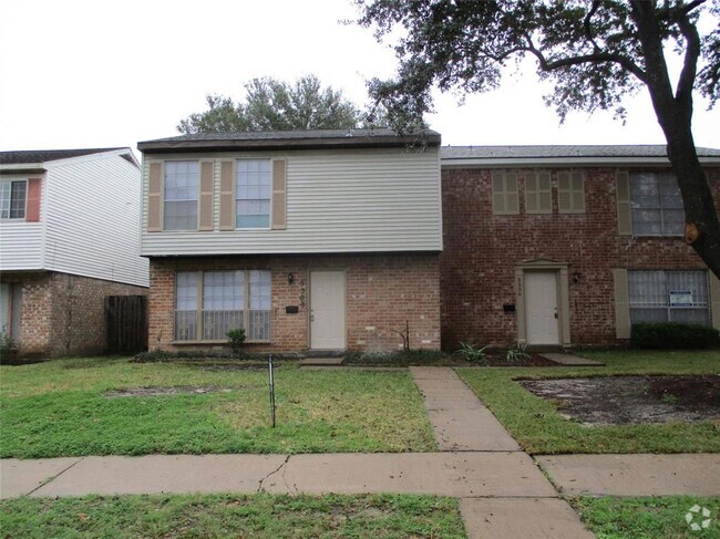 Building Photo - 5508 Deep Forest Dr Rental