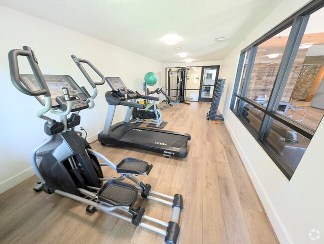 Fitness Center - Oxbow Apartments